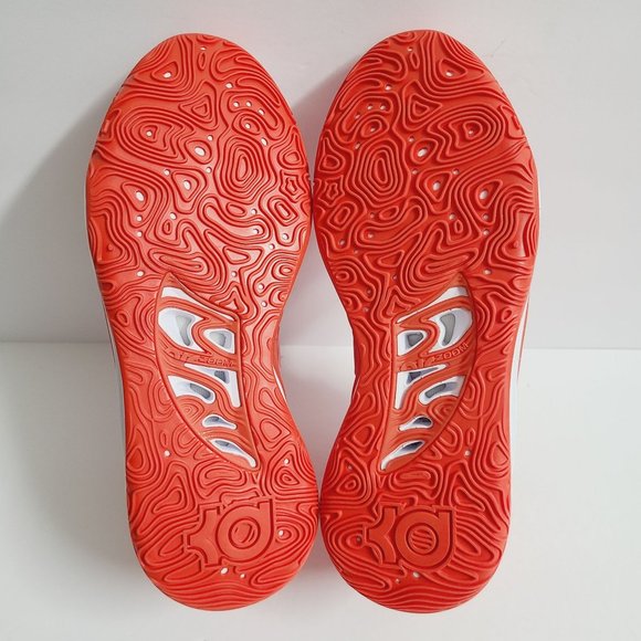 Athletic_Shoes